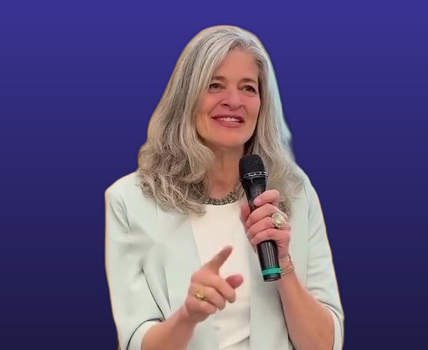 Linda Albright delivering live AI training